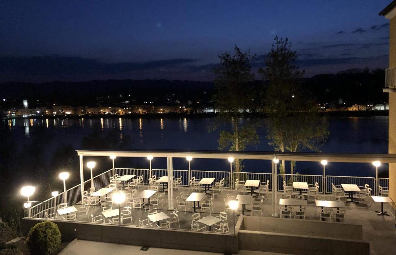 Hotel-Restaurant Faustschloessl Feldkirchen an der Donau Exterior photo