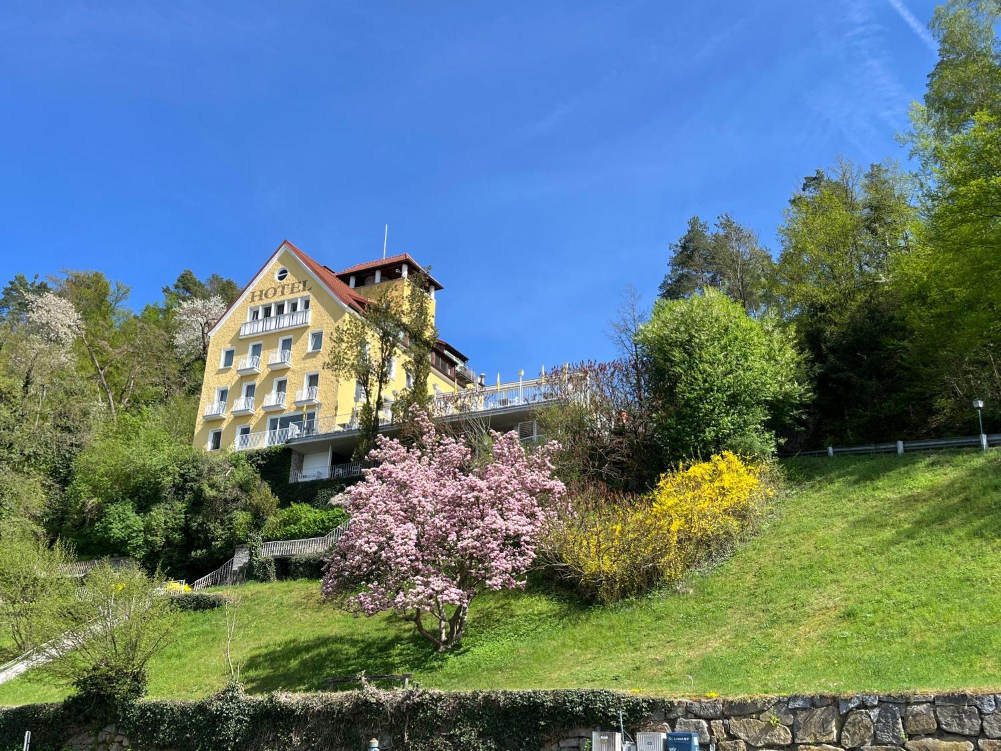 Hotel-Restaurant Faustschloessl Feldkirchen an der Donau Exterior photo